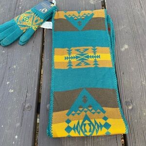 Pendleton Teal and Gold Knit Scarf and Gloves